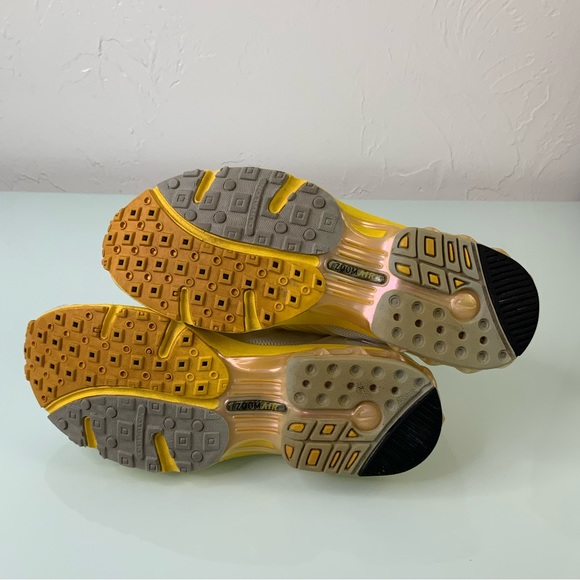 Nike Zoom Air Vapor series running iridescent trim sneaker white yellow SZ 7 EUC - Picture 15 of 16